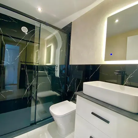 Jade Exclusives In Americas * Playa de las Americas (Tenerife)