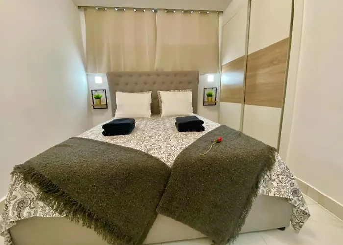 Jade Exclusives In Americas * Playa de las Américas