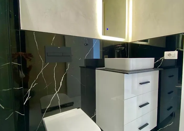 Jade Exclusives In Americas Apartman *