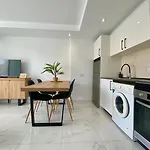 Jade Exclusives In Americas Apartment *